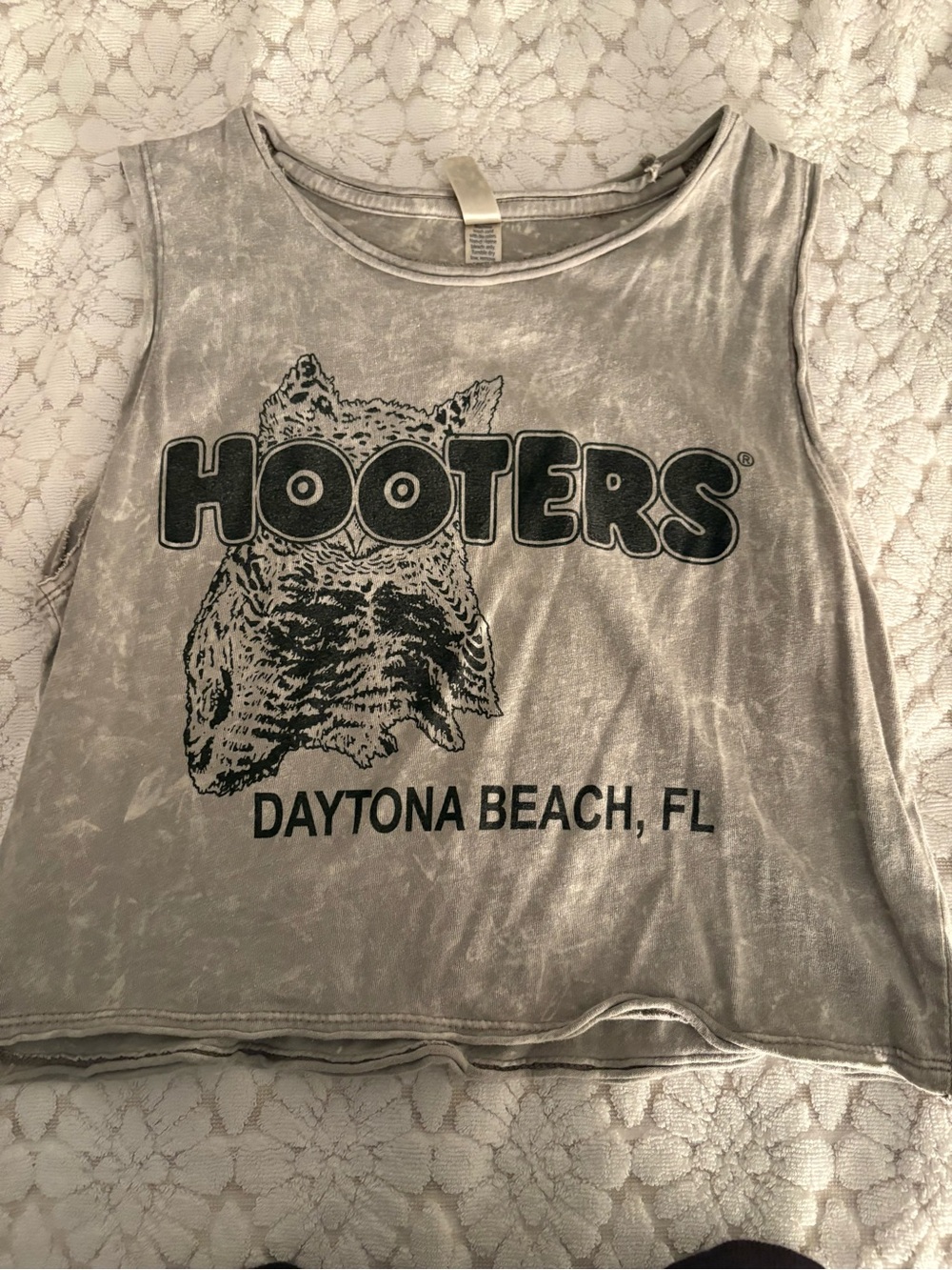 Hooters Daytona Beach Cropped Tank